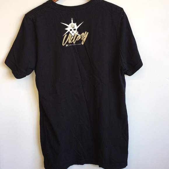 Greater than one shirt - Picture 5 of 5